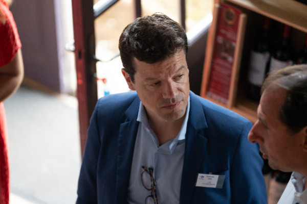 Nouvelle équipe vin chez Carrefour pour aider les clients à s'y retrouver