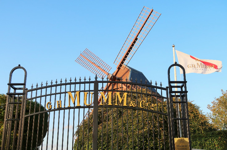 Rien n’est acté ni pressé pour la vente des champagnes Mumm par Pernod Ricard