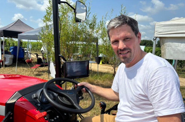 2 nouvelles solutions bon marché pour rendre votre tracteur vigneron autonome