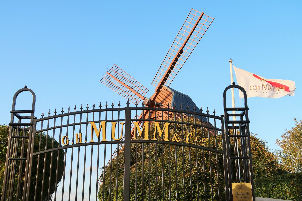 Rien n’est acté ni pressé pour la vente des champagnes Mumm par Pernod Ricard