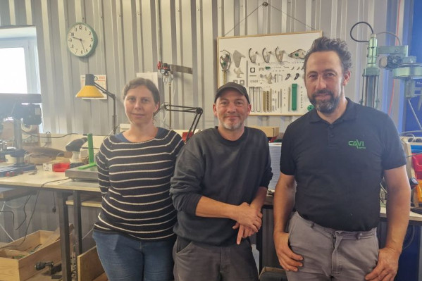 CAVI Group rachète la pince lieuse viticole Ligatex pour doubler sa production