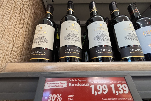 Le 'prix de l'enseigne la plus insultante pour la viticulture' lancé à Bordeaux
