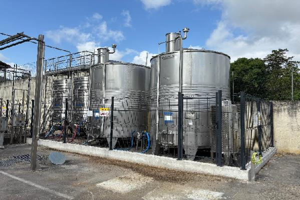 'On espère produire 80 000 hl/an', au cœur du chai sobre, premier centre de désalcoolisation des vins en France