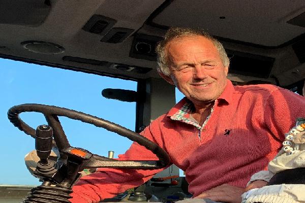 Un an après le décès de son mari, une viticultrice alerte sur les risques d'explosion d'un mélange 'booster' utilisé pour nettoyer le matériel