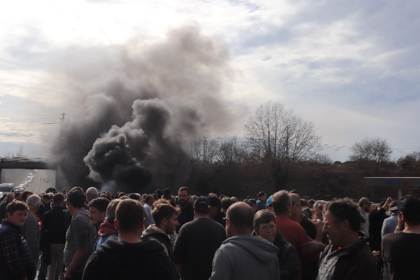 'Après les vendanges, on va foutre le feu' si les prix du vin dévissent