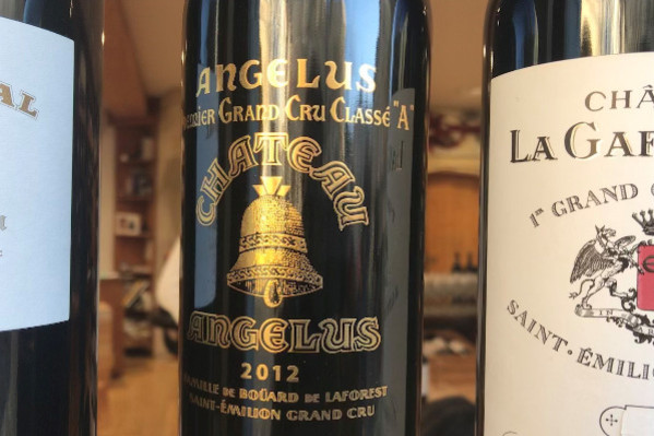 Angélus sous administration judiciaire : le vin de James Bond divise sa famille