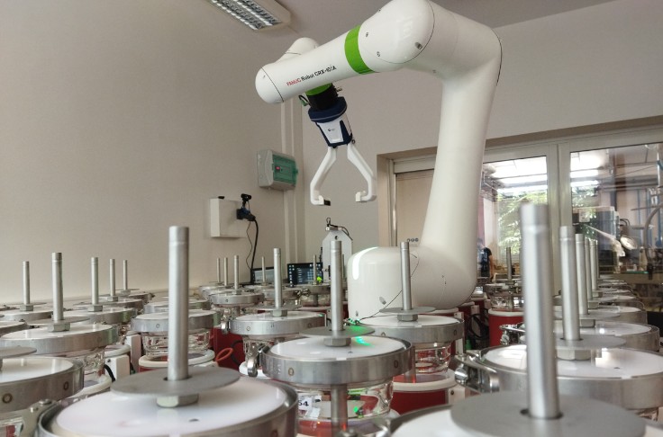 Ce robot vinifie tout seul 60 lots en même temps