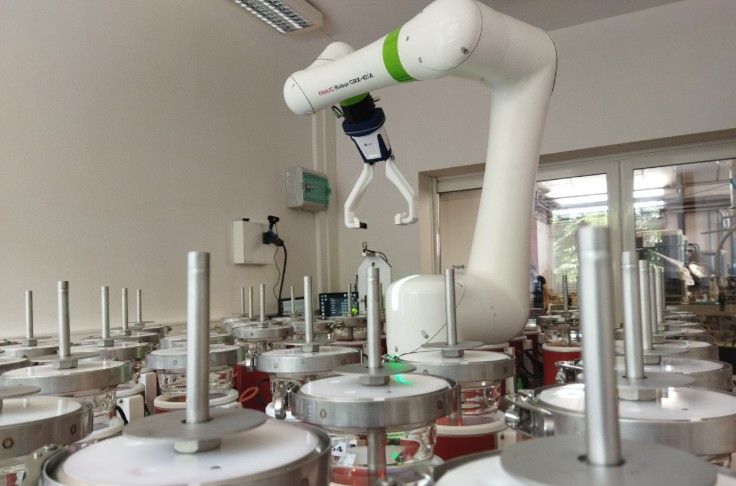 A robot that can ferment 60 batches of wine at once