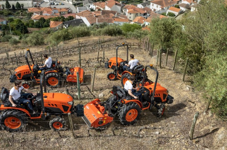 Petit gabarit mais grandes performances pour le nouveau tracteur vigneron Kubota