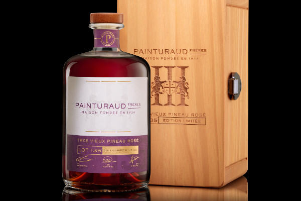 Plafond de verre brisé par ce Pineau des Charentes à 135 €/col   