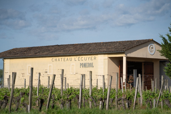 Le château Clinet rachète son voisin