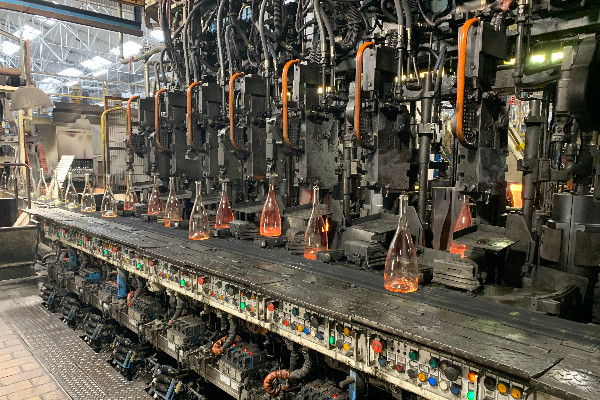 Verallia fait le four de la question de décarbonation des bouteilles ultra-blanches