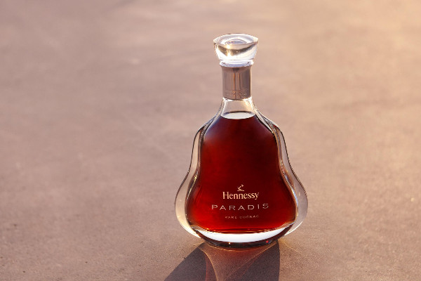 Le pianiste Lang Lang joue la partition des cognacs Hennessy