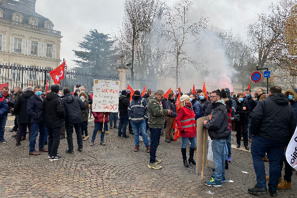 'En Champagne les patrons les plus riches de France renvoient leurs salariés aux aides d’État'   