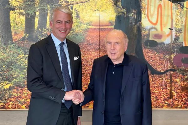 Maison commune pour les bourgognes Bouchard, champagnes Henriot, château Latour, chablis William Fèvre…   