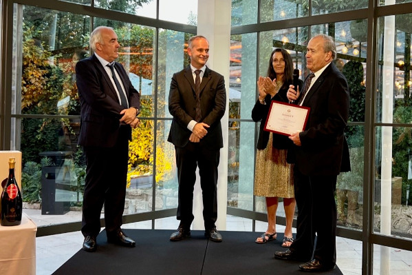 Nicolas Truelle remporte le prix Gosset pour transmettre le savoir-faire de la vigne