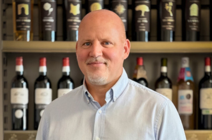 Olivier Sopena prend le relais d’Éric Hénaux à la direction de Tutiac, premier producteur de vin AOC français
