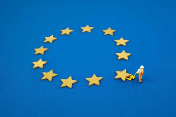 Même l’Europe s’inquiète des interdictions de phytos sans solution : la parole aux agriculteurs et vignerons