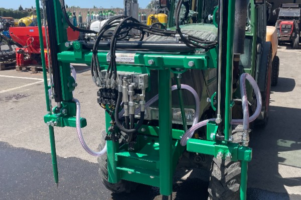 Nouveau matos viti : machine à vendanger gros calibre, arrosage des complants, tanins qui apportent de la sucrosité...