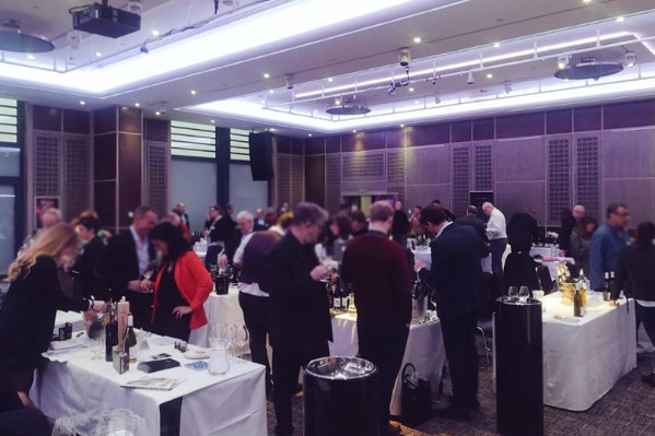 Vinexpo Mumbai annulé, ProWein Düsseldorf réduit et Wine4Trade arrêté : ça secoue pour les salons pros du vin