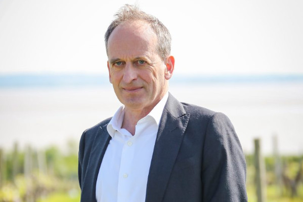 'On ne sait plus vendre de vin. Les négociants ne font pas de la vente. Ils fournissent un catalogue et l’importateur pioche dedans.'