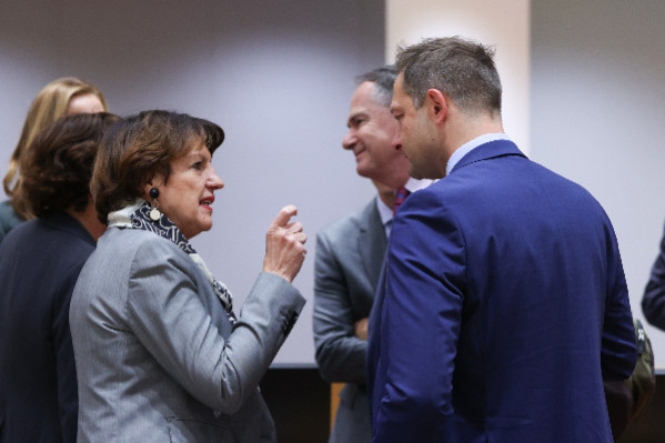 Des fonds européens pour arracher la vigne demandés par 🇩🇪 , soutenus par 🇫🇷, rejetés par 🇮🇹, écarté poliment par 🇪🇺