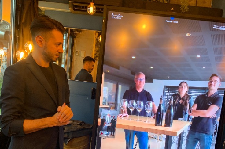 Première dégustation immersive d’un vin à distance