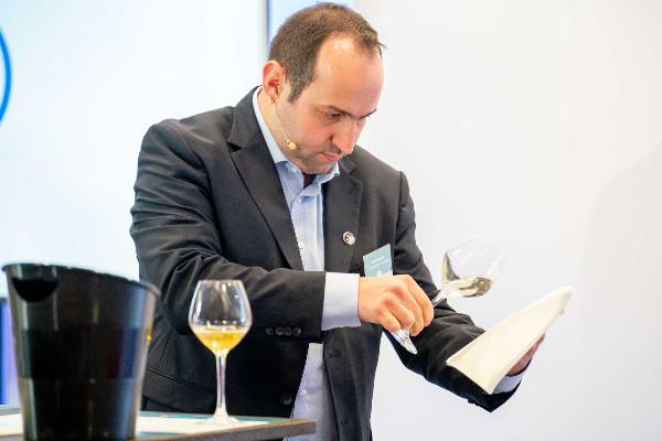 David Morin remporte le titre de meilleur caviste de France