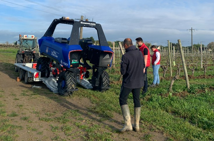 Test de robots viticoles sur les chemins ruraux