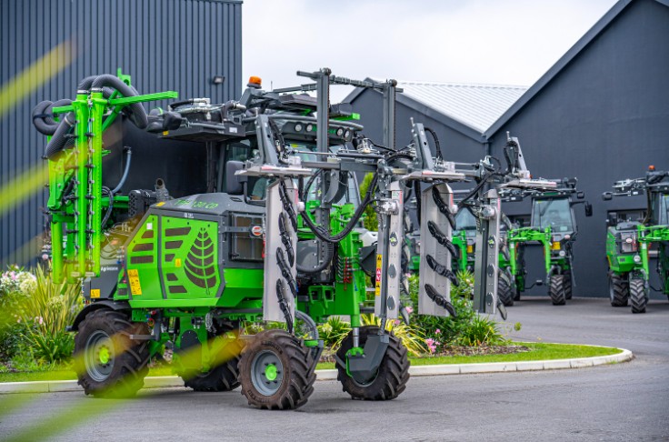 Naotec habille les enjambeurs viticoles Tecnoma