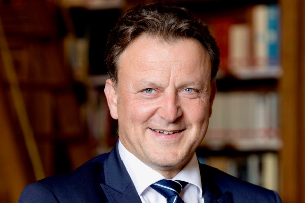 Le sénateur alsacien Christian Klinger co-préside les élus du vin