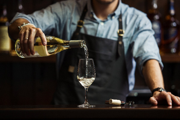Une nouvelle formation de sommelier-caviste à Mercurey
