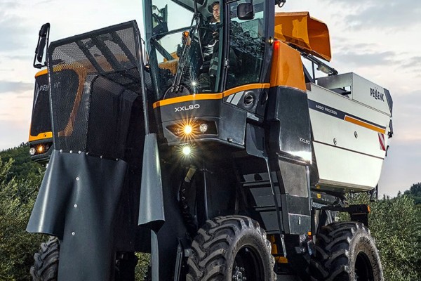 1 porteur et 2 têtes de récoltes viticoles et arboricoles interchangeables