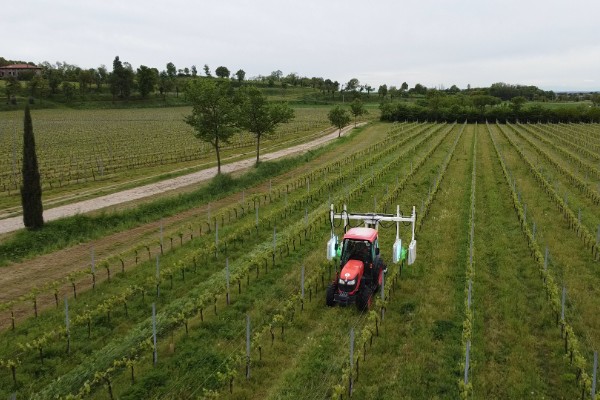 Kubota soutient UV Boosting dans la protection du vignoble