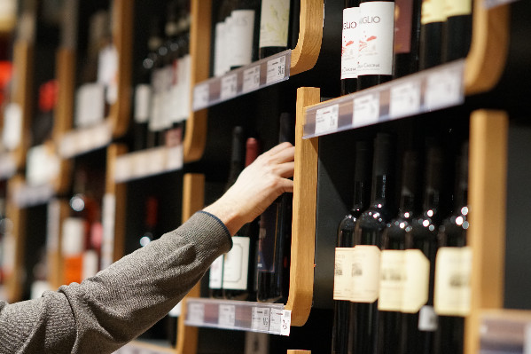 Demande de prix minimum pour TOUS les vins en France, y compris ceux importés