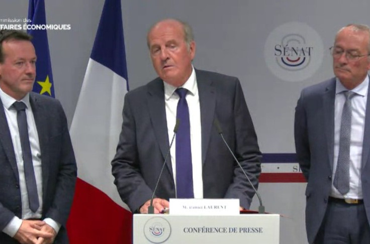 Les sénateurs livrent leur rapport  Les sénateurs livrent leur rapport