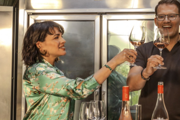 Norah Jones investit dans les vins de Bergerac et de Limoux
