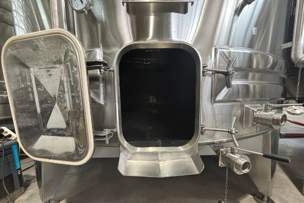 Le comité d’action viticole vide des cuves d’une filiale d’un négoce bordelais et alerte sur les prix