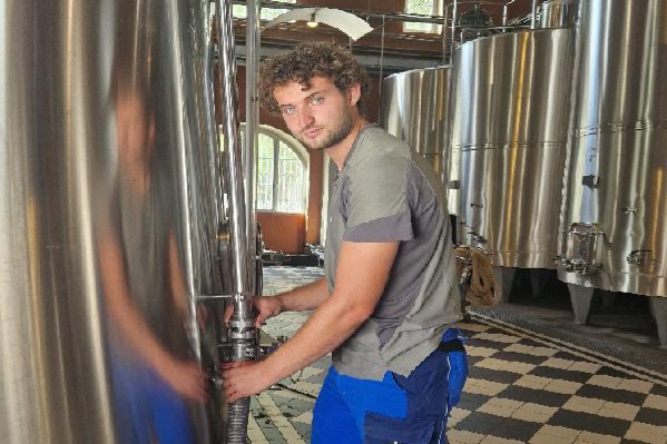 'On se sent en sécurité' Ce château bordelais capte le CO₂ à la source et l'évacue vers l'extérieur