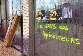 Les vignerons n'oublient pas le suicide de Jonathan Mayer et demandent des comptes