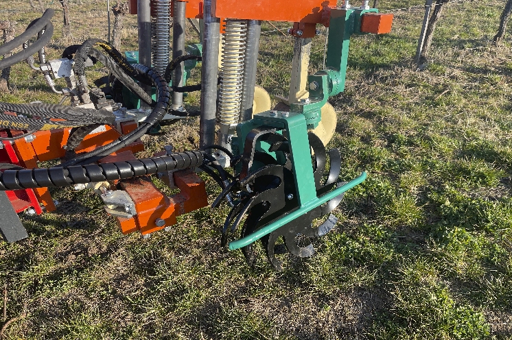  Des disques émotteurs à moteur prometteurs pour travailler le sol dans les vignes