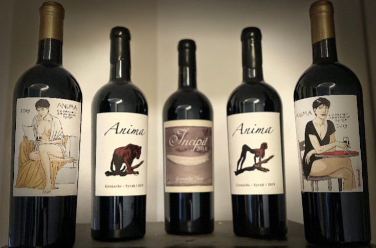 La bouteille de vin à l'étiquette 