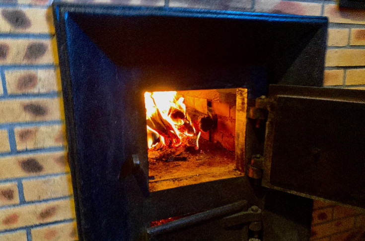 La distillation d’antan fait de la résistance à Cognac… Tant qu’elle a du charbon