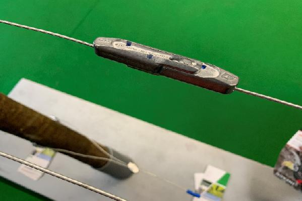  Un accessoire pour rabouter les fils de palissage dans les vignes en un éclair