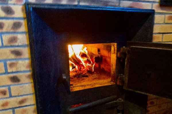 La distillation d’antan fait de la résistance à Cognac… Tant qu’elle a du charbon