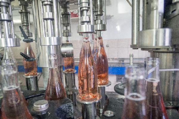  Gare aux bouteilles pas carrées !