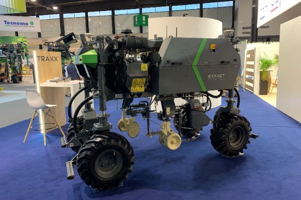 Le robot Traxx 2 passe à la polyvalence et à l'hydrogène dans les vignes