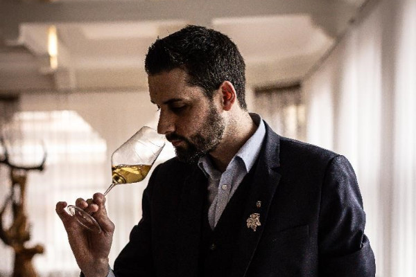 Jean-Baptiste Klein sommelier de l’année Gault&Millau 2024