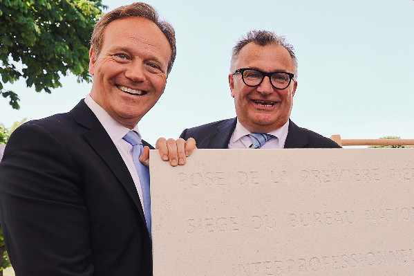 Vignerons et négociants de Cognac appelés à ne pas 'se faire peur avant d’avoir mal'   