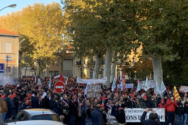 1 500 manifestants pour 1 cellule de crise des vins de Bordeaux